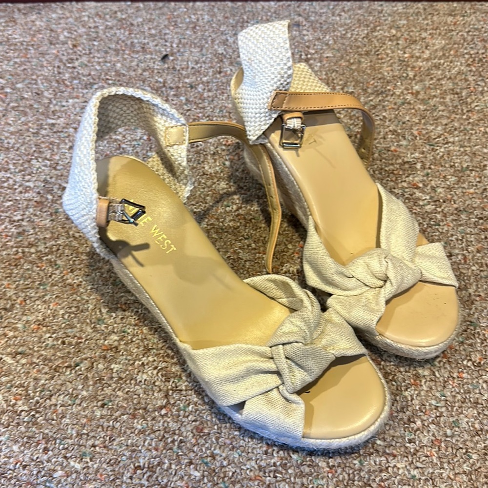 Light tan/gold sandals